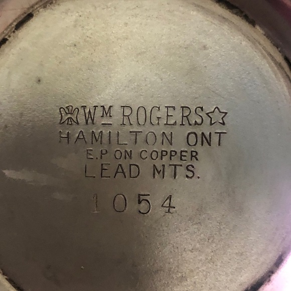 Vintage Silver Teapot. W M Rogers . - Picture 3 of 6